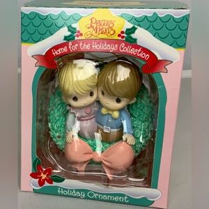 1995 Precious Moments Home for the Holidays ornament NIB